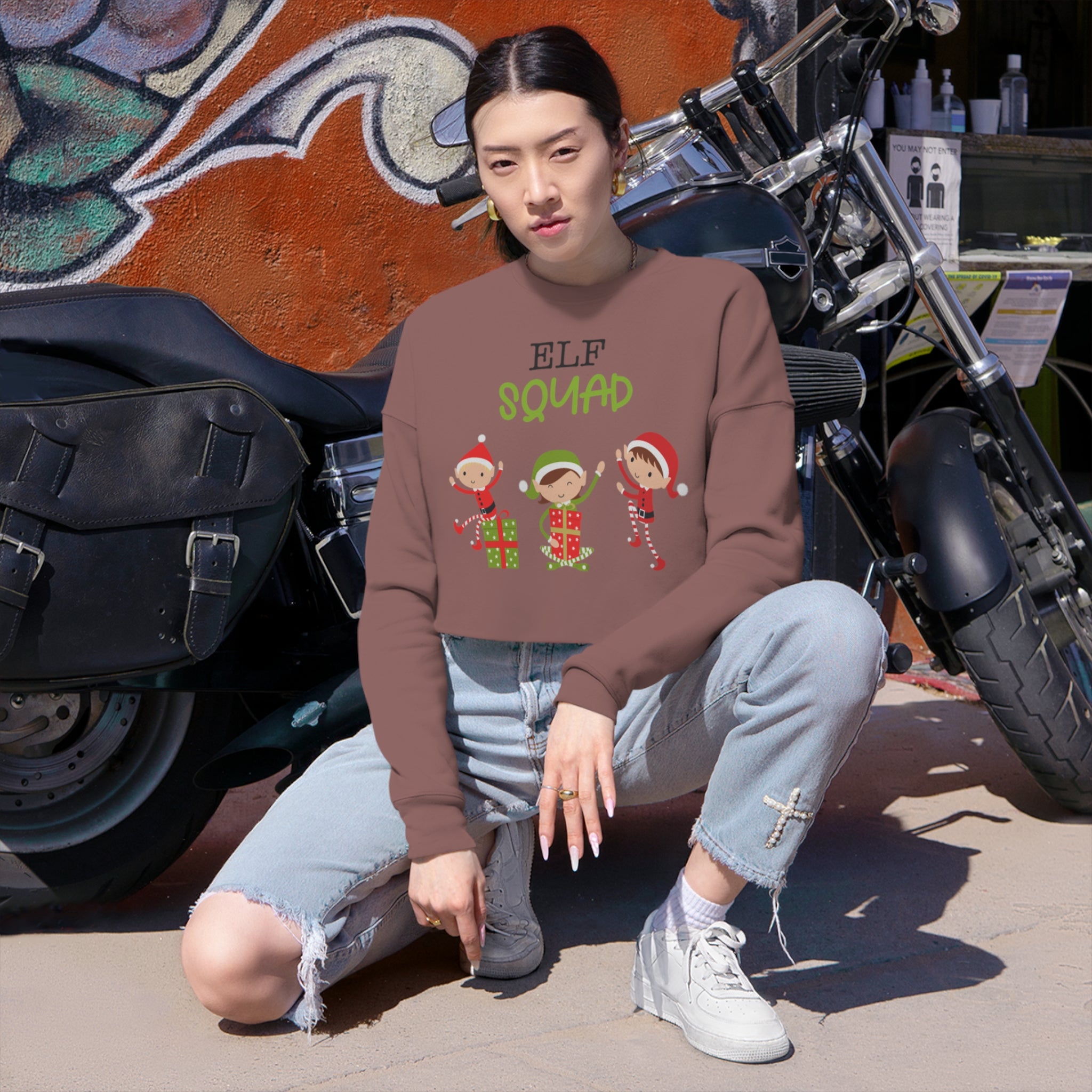 Elf Squad Women's Cropped Sweatshirt